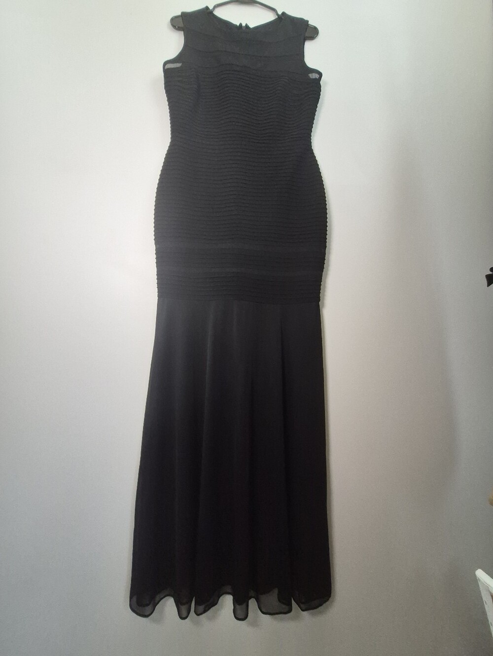 Xscape Black Ruched Tiered Mermaid Evening Gown Dress Size 10